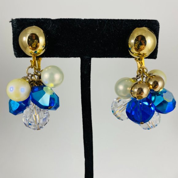 Gorgeous vintage cluster drop earrings with AB and iridescent crystals Clip On - Picture 2 of 6